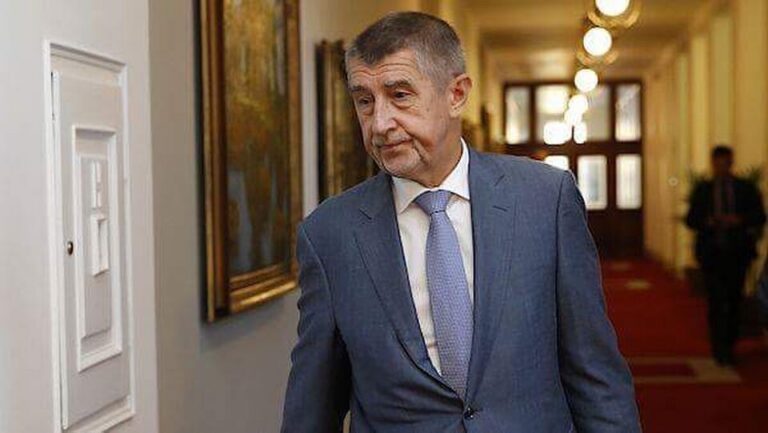 KOMENTÁŘ: Babiš dostal od voličů pořádnou facku. Teď bych se na místě jeho koaličních partnerů začal bát